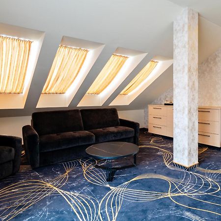 Diamond Panzio Bed & Breakfast ไฮจ์ดุสโซบอสโล ภายนอก รูปภาพ