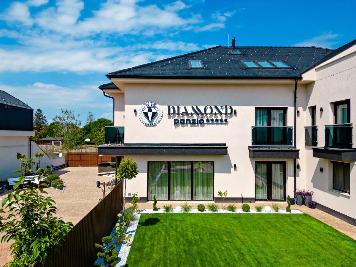 Diamond Panzio Bed & Breakfast ไฮจ์ดุสโซบอสโล ภายนอก รูปภาพ