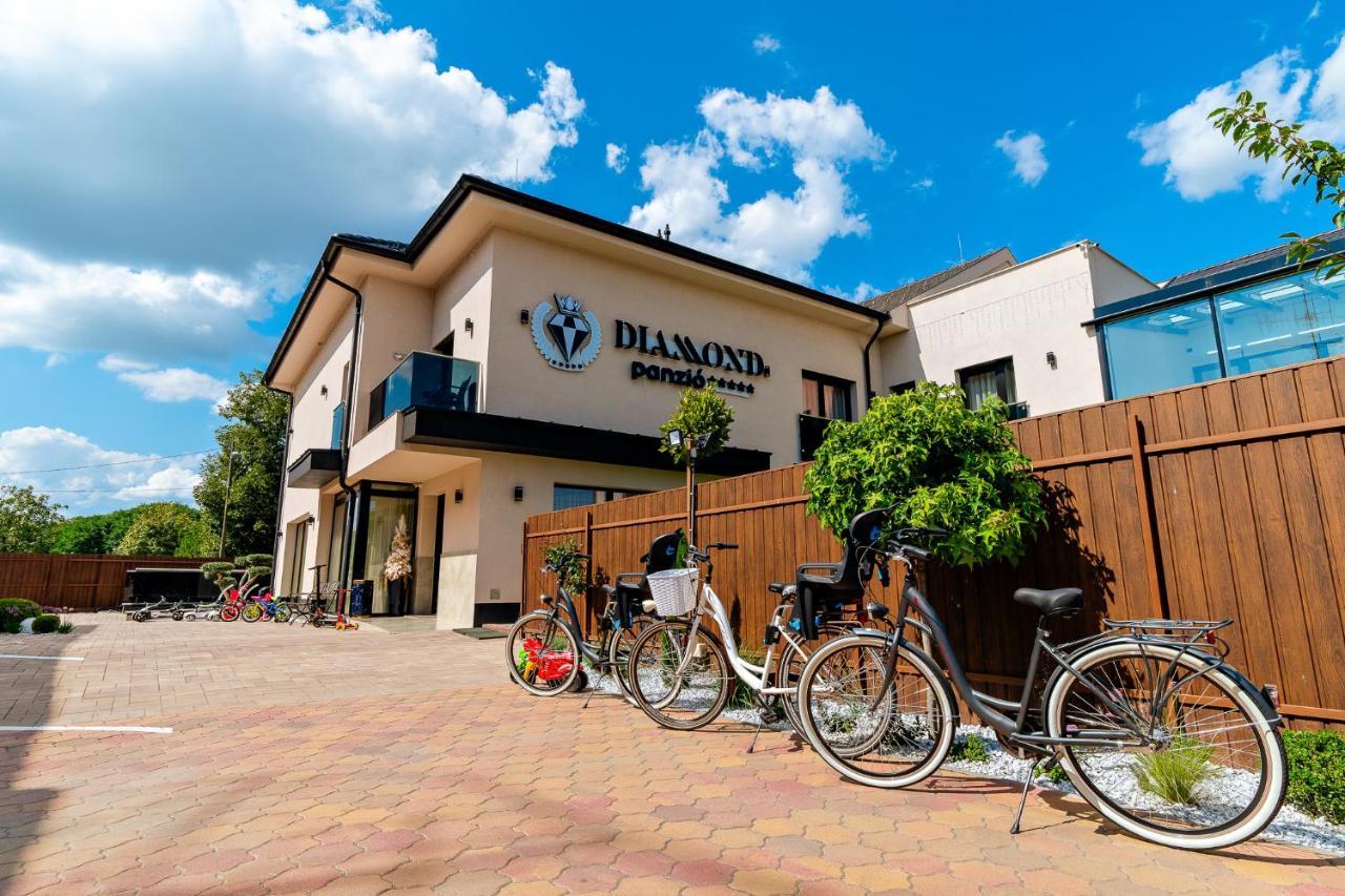 Diamond Panzio Bed & Breakfast ไฮจ์ดุสโซบอสโล ภายนอก รูปภาพ