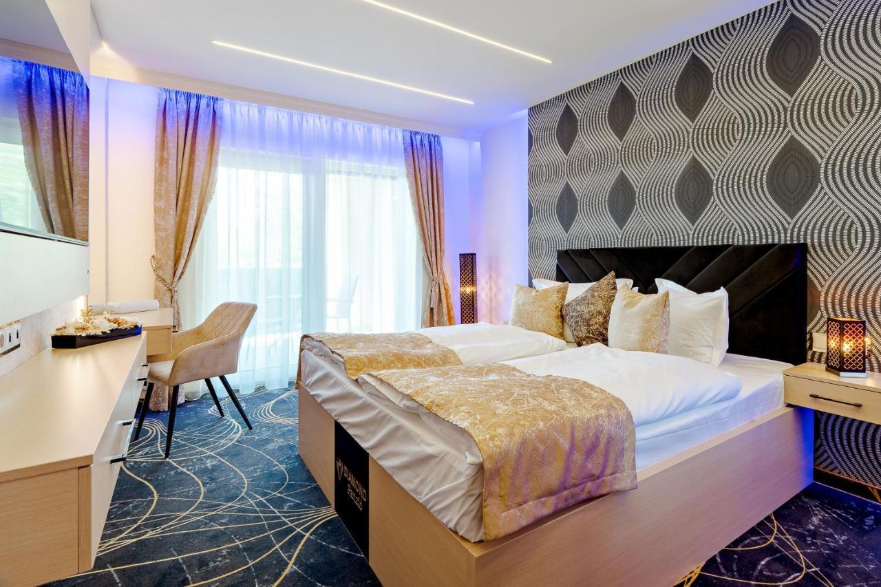 Diamond Panzio Bed & Breakfast ไฮจ์ดุสโซบอสโล ภายนอก รูปภาพ