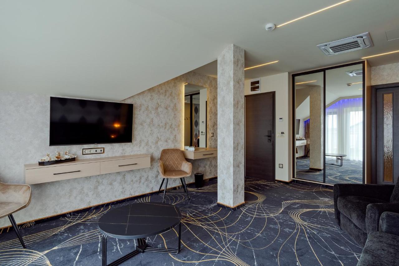 Diamond Panzio Bed & Breakfast ไฮจ์ดุสโซบอสโล ภายนอก รูปภาพ