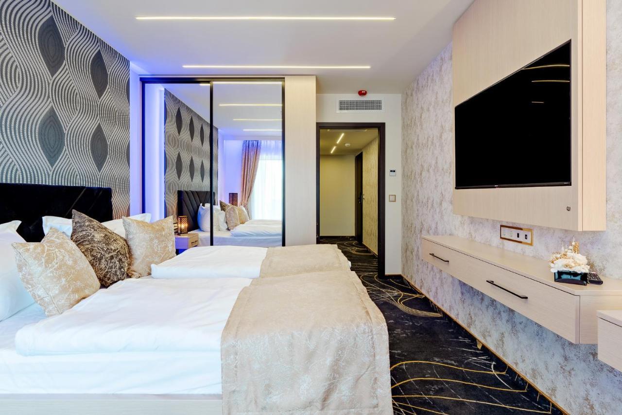Diamond Panzio Bed & Breakfast ไฮจ์ดุสโซบอสโล ภายนอก รูปภาพ