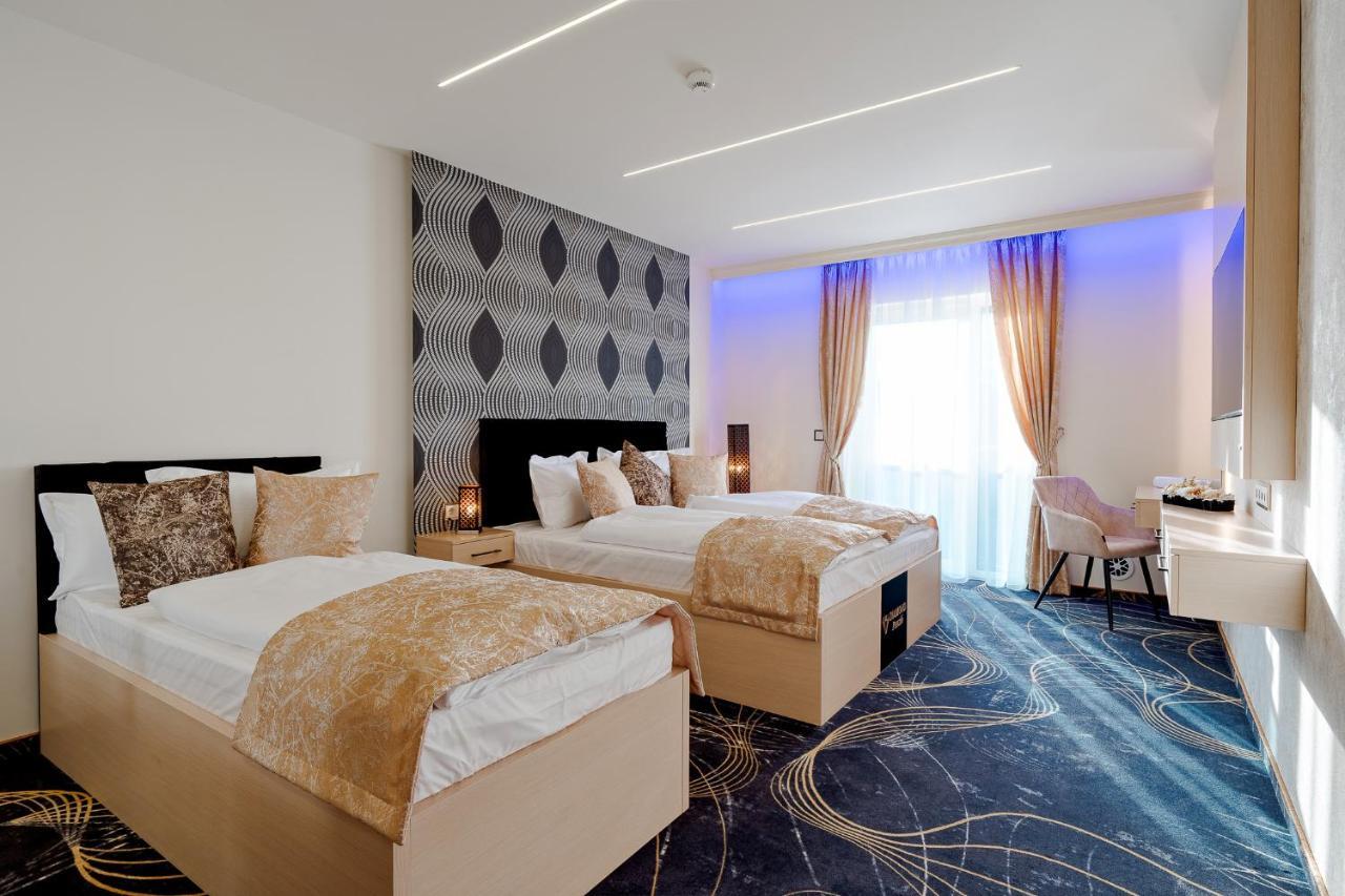 Diamond Panzio Bed & Breakfast ไฮจ์ดุสโซบอสโล ภายนอก รูปภาพ