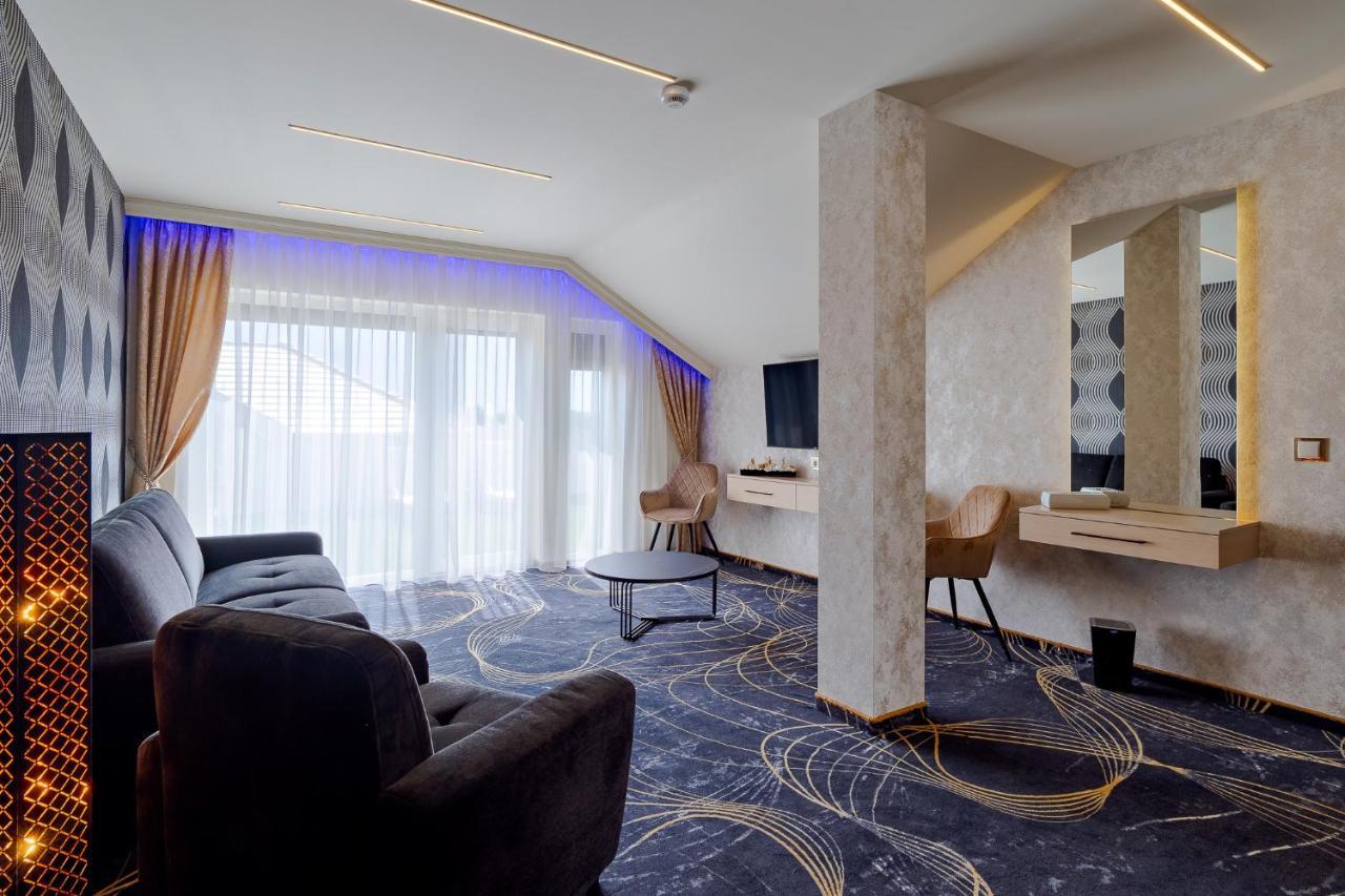 Diamond Panzio Bed & Breakfast ไฮจ์ดุสโซบอสโล ภายนอก รูปภาพ