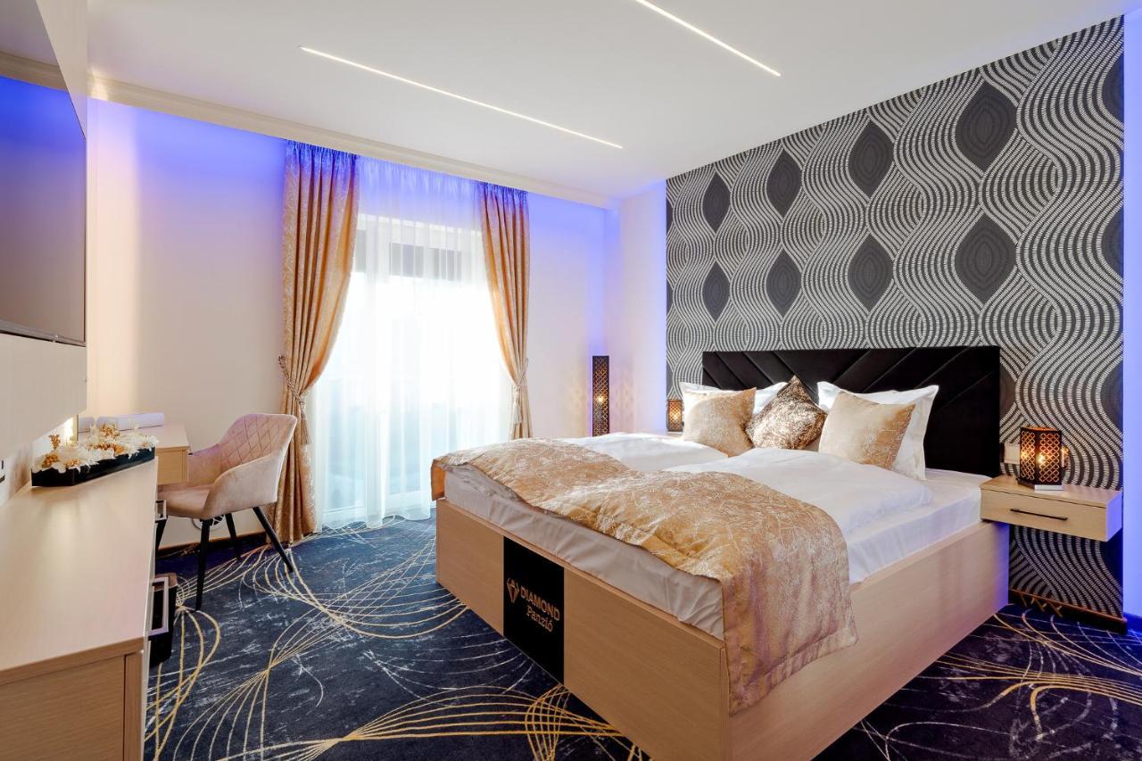 Diamond Panzio Bed & Breakfast ไฮจ์ดุสโซบอสโล ภายนอก รูปภาพ