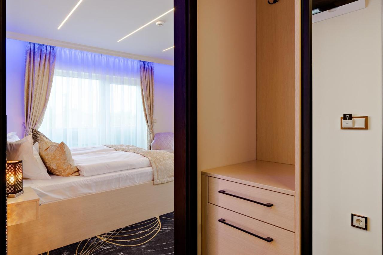 Diamond Panzio Bed & Breakfast ไฮจ์ดุสโซบอสโล ภายนอก รูปภาพ