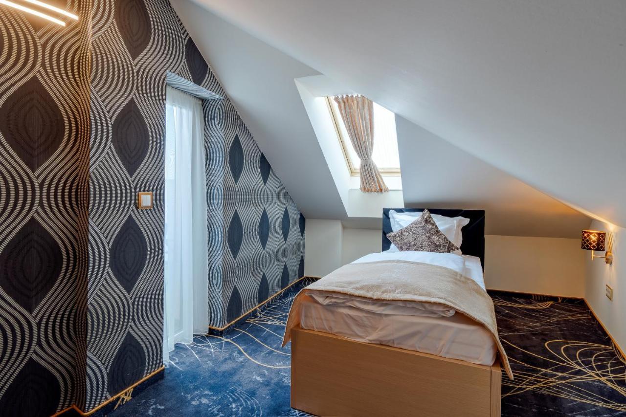 Diamond Panzio Bed & Breakfast ไฮจ์ดุสโซบอสโล ภายนอก รูปภาพ