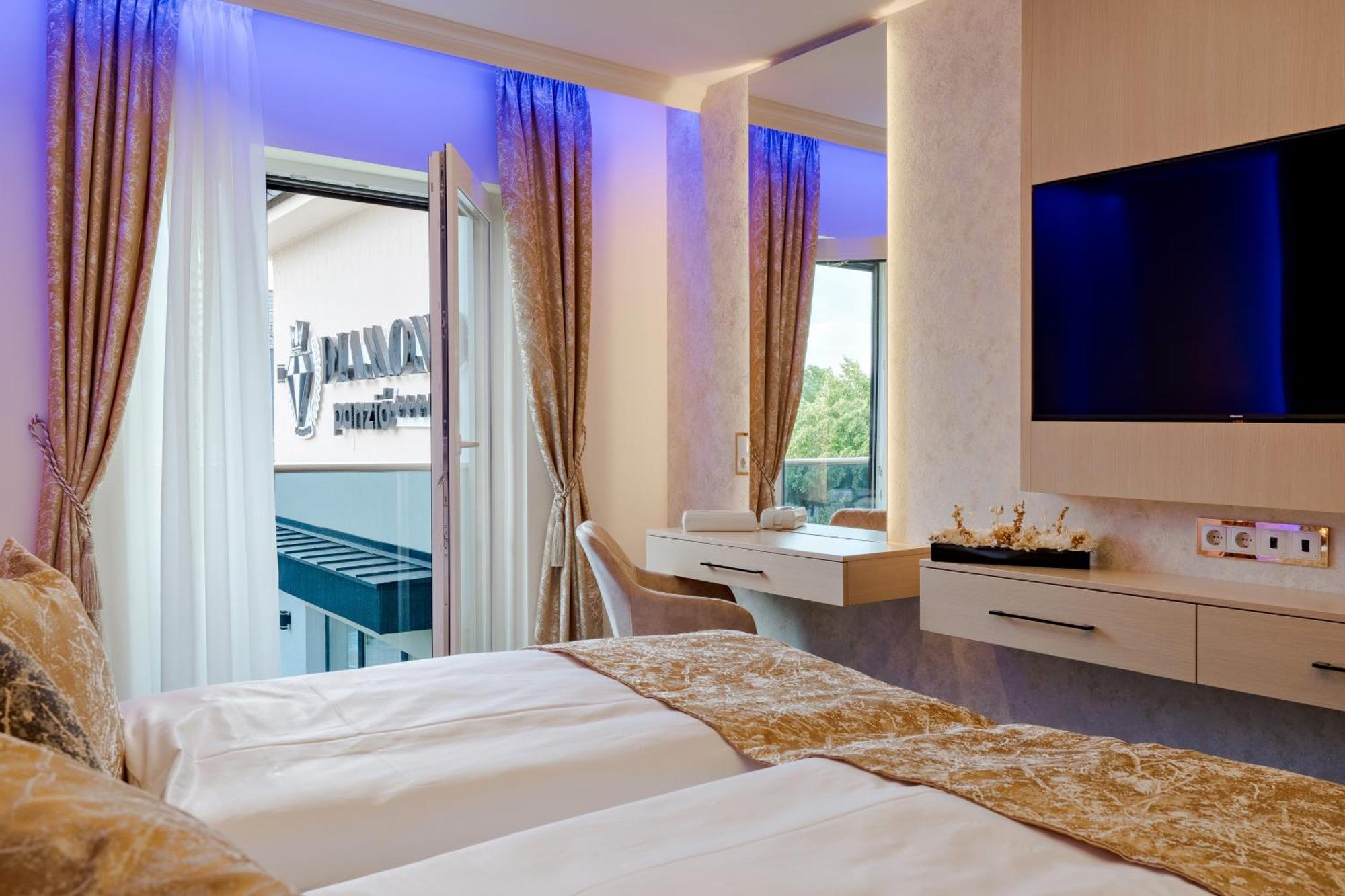 Diamond Panzio Bed & Breakfast ไฮจ์ดุสโซบอสโล ภายนอก รูปภาพ