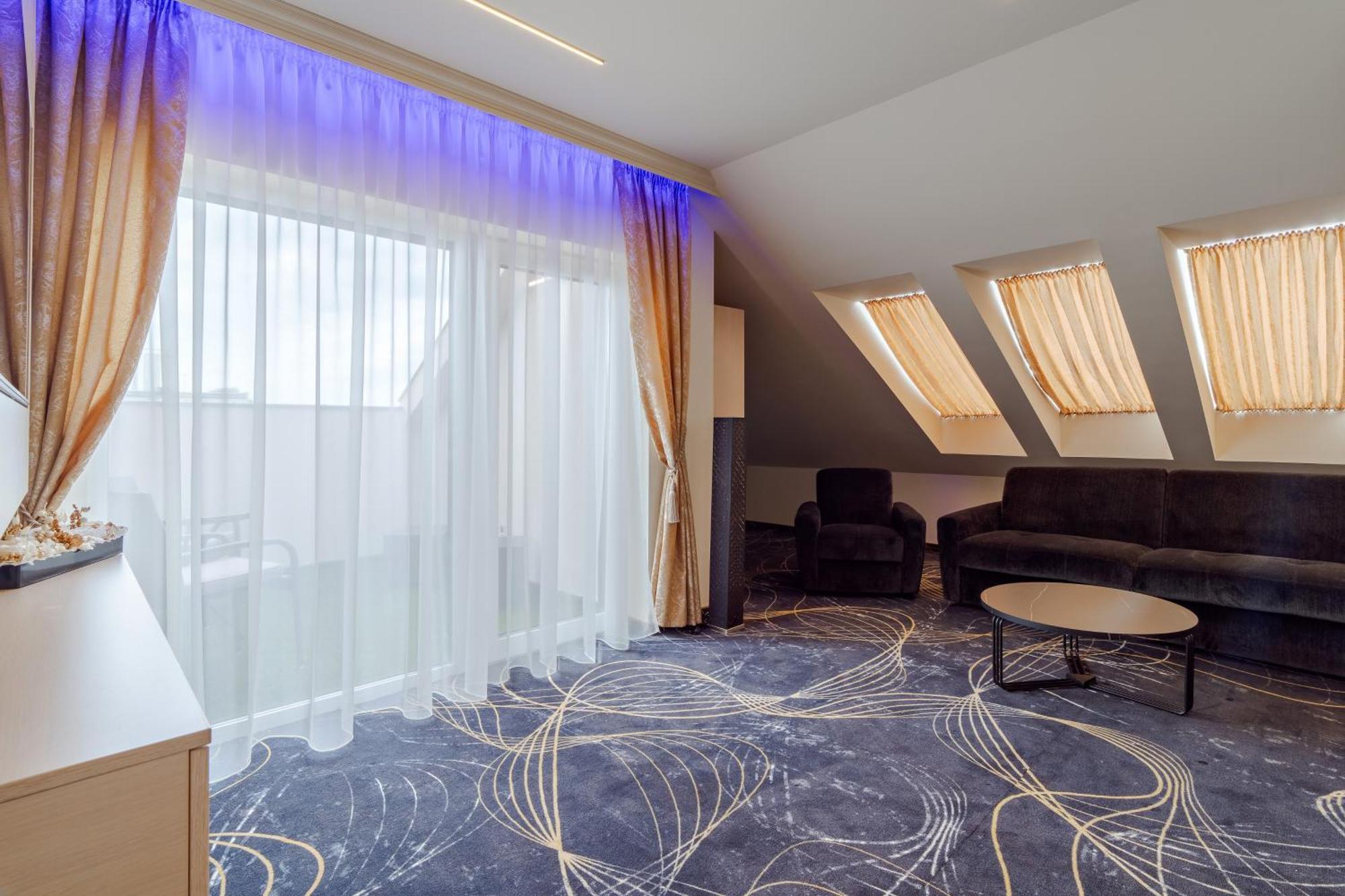 Diamond Panzio Bed & Breakfast ไฮจ์ดุสโซบอสโล ภายนอก รูปภาพ