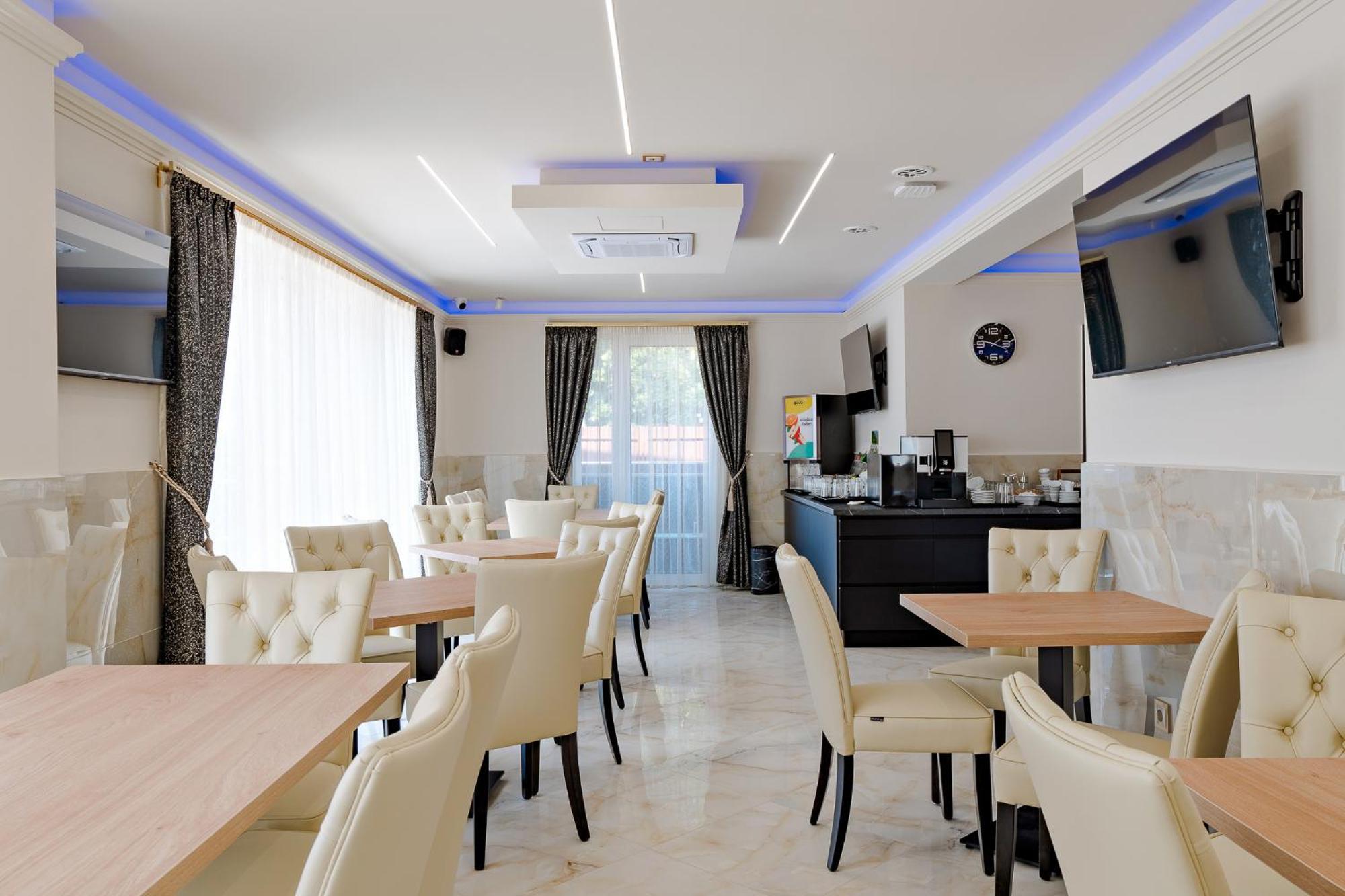Diamond Panzio Bed & Breakfast ไฮจ์ดุสโซบอสโล ภายนอก รูปภาพ